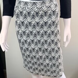 Liz Claiborne Career Stretch Knit Pencil Skirt Black White Zigzag Abstract Small